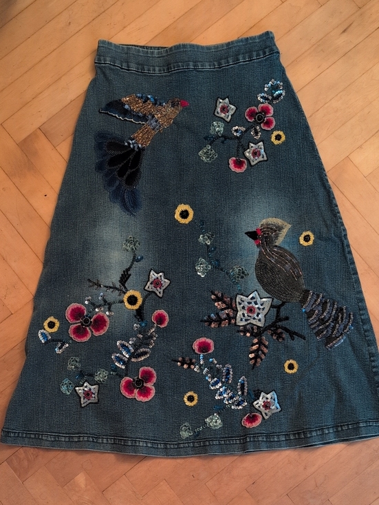 Alice + Olivia Dresses & Skirts - Alice + Olivia Embroidered Denim Skirt with Bird Motif Size 4